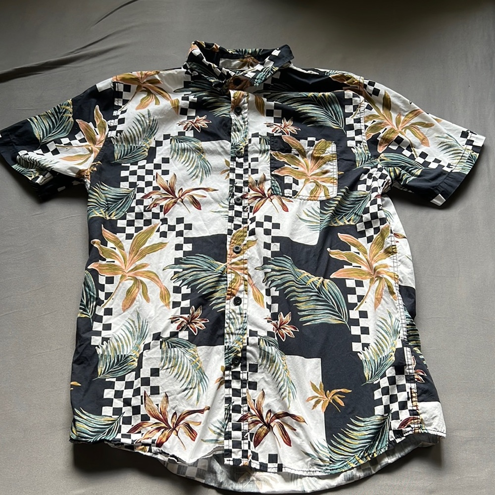 Pacsun Casual Button Down (Black, White and Green) Size Medium